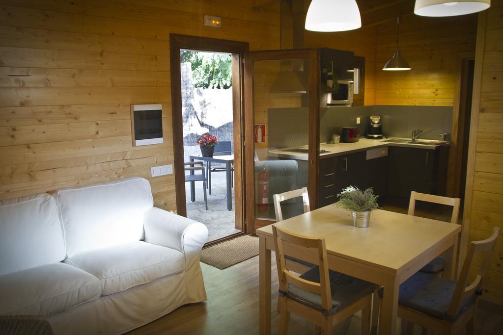 Apartamentos El Bosquet Sant Cugat del Valles Phòng bức ảnh