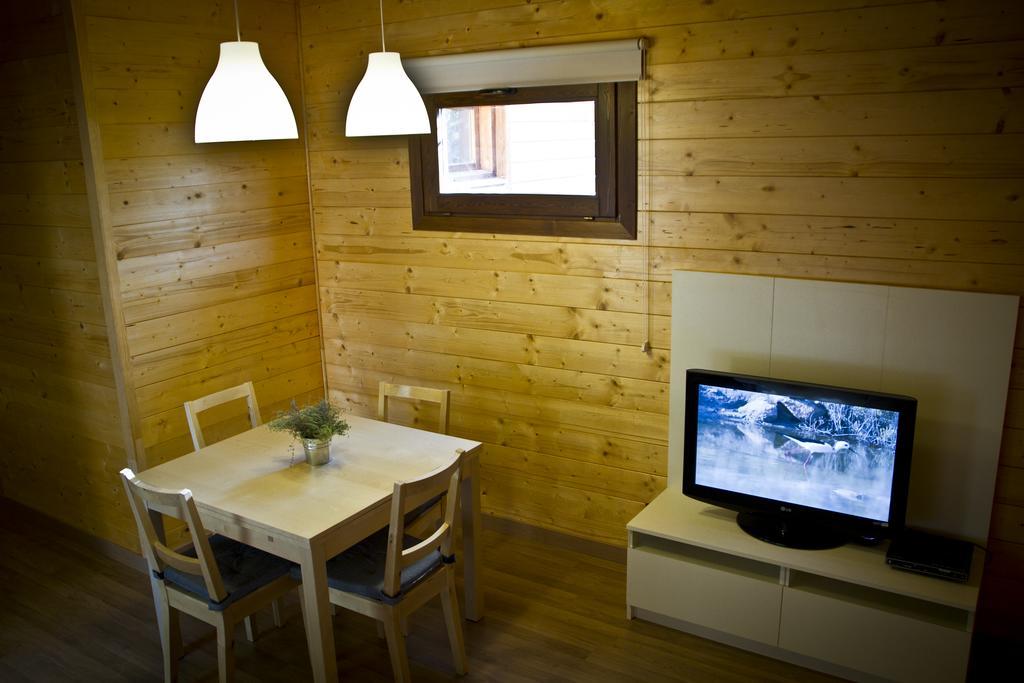 Apartamentos El Bosquet Sant Cugat del Valles Ngoại thất bức ảnh